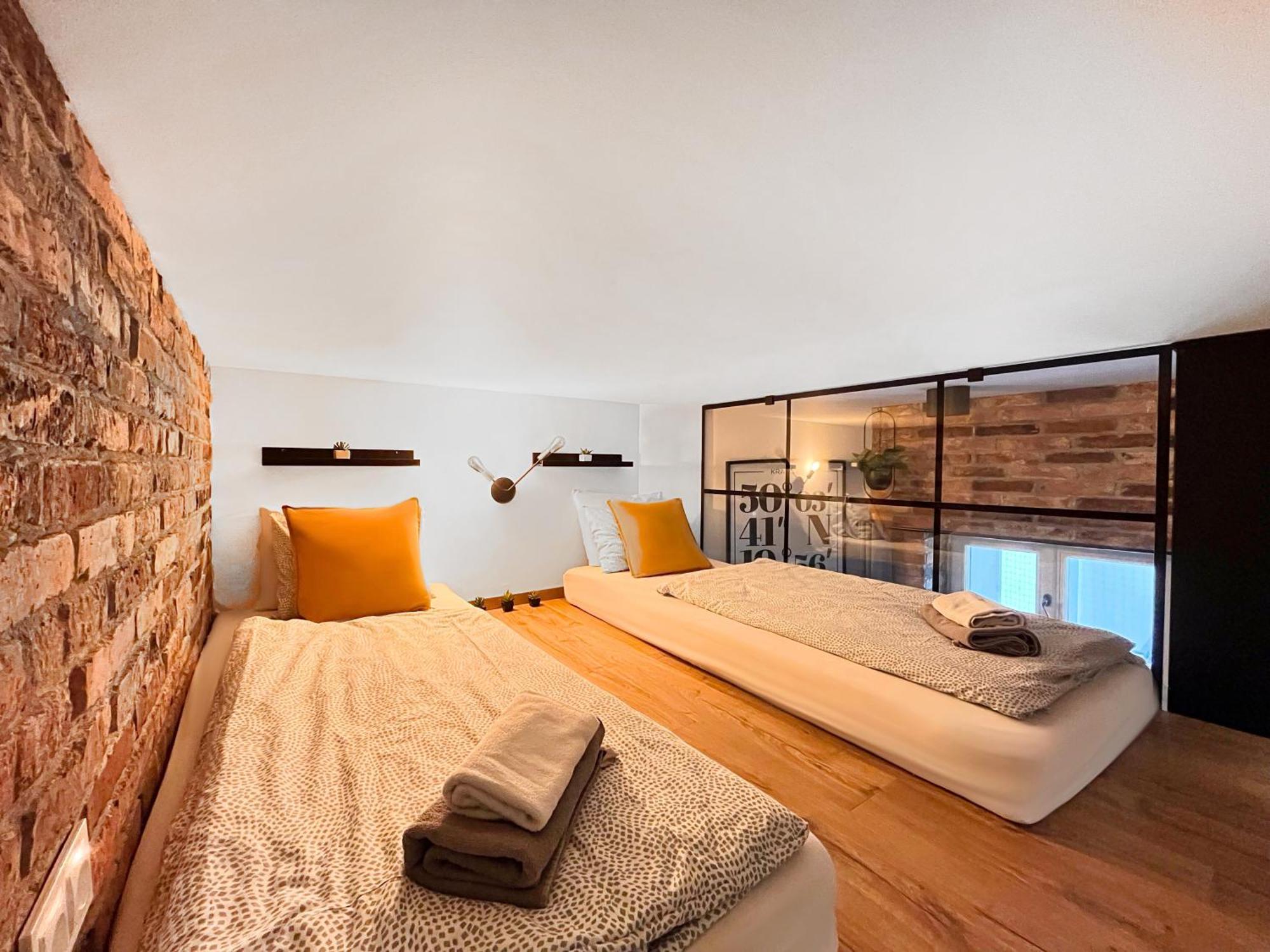 Large 75 M2 Apartment For 6 Guests Next To Wawel Castle Cracovie Extérieur photo